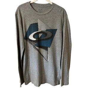 Oakley Tee Medium Gray Long Sleeve Blue White Geometric Logo Graphic Regular Fit